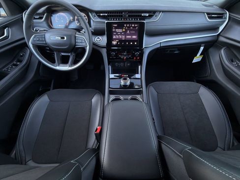 New 2025 Jeep Grand Cherokee L Altitude AWD/4WD image 10