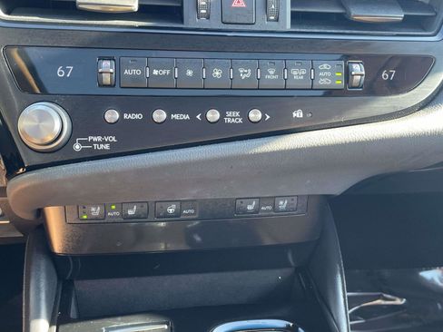Used 2025 Lexus ES 350 w/ Premium Package FWD image 33