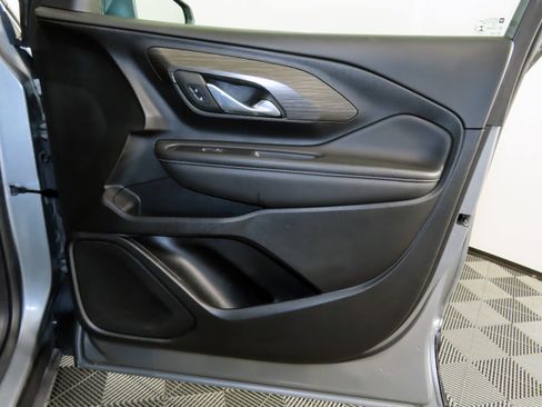 Used 2023 GMC Terrain SLE w/ Driver Convenience Package image 31