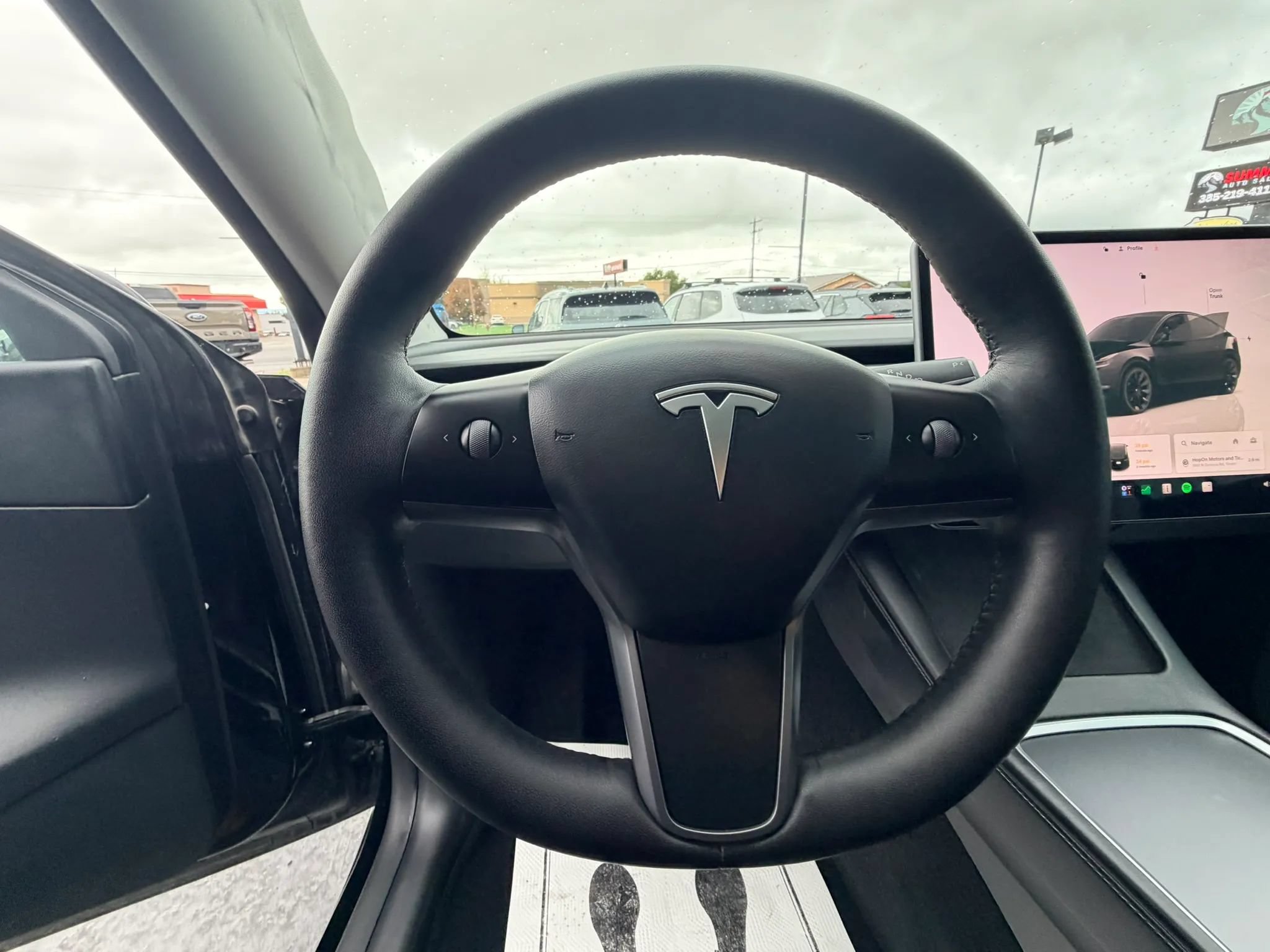 Used 2022 Tesla Model Y Long Range AWD/4WD image 12