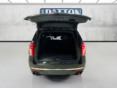 Used 2024 Chevrolet Suburban Premier AWD/4WD image 27