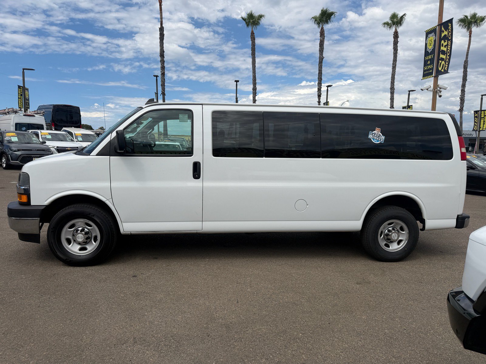Used 2018 Chevrolet Express 3500 LT w/ LT Preferred Equipment Group RWD image 6