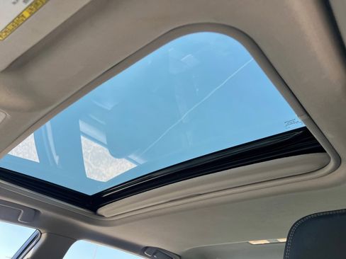 Used 2017 Toyota Camry XLE FWD image 21