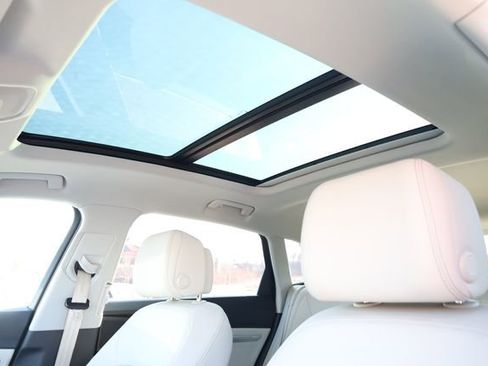 Used 2024 Audi Q8 e-tron Premium Plus w/ Premium Plus Package image 22