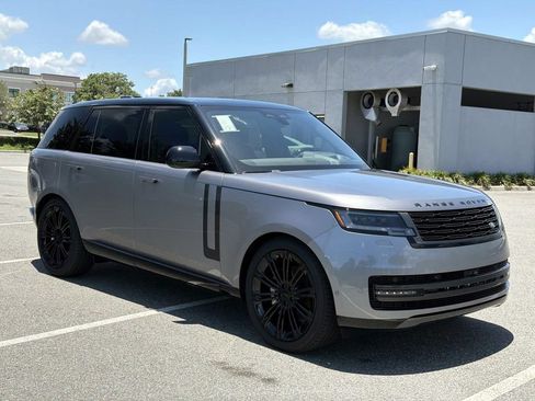 New 2026 Land Rover Range Rover Long Wheelbase SE AWD/4WD image 7