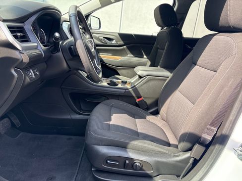 Used 2023 GMC Acadia SLE w/ Driver Convenience Package image 11