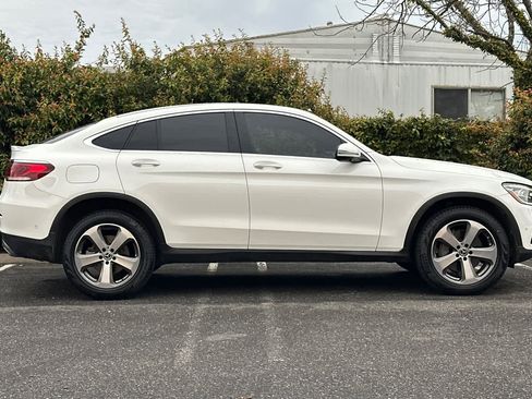 Used 2020 Mercedes-Benz GLC 300 4MATIC Coupe image 2