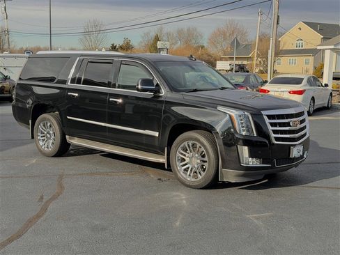 Used 2015 Cadillac Escalade ESV 4WD image 6