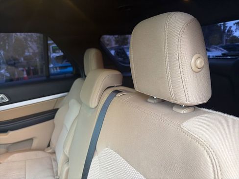 Used 2016 Ford Explorer XLT w/ Equipment Group 201A image 11