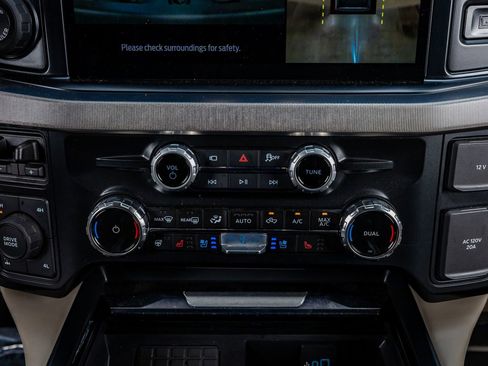 Used 2025 Ford F250 Platinum w/ Platinum Plus Package image 26