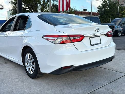Used 2018 Toyota Camry L image 11