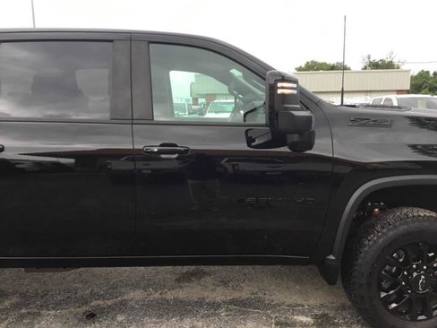Used 2025 Chevrolet Silverado 2500 LT w/ Trail Boss Package AWD/4WD image 12