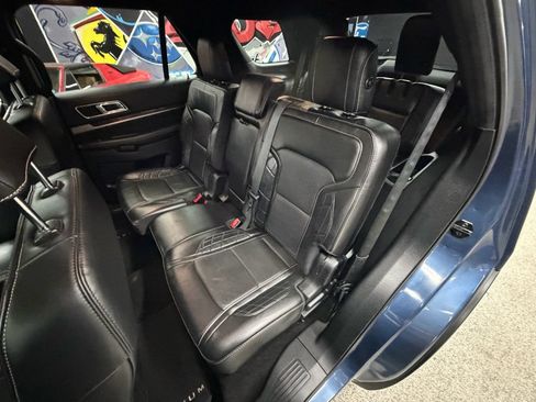 Used 2019 Ford Explorer Platinum AWD/4WD image 14