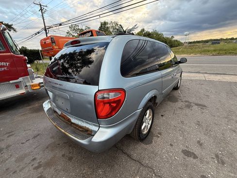 Used 2006 Dodge Grand Caravan SXT image 7