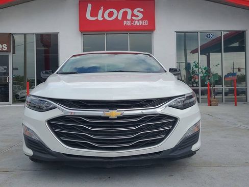 Used 2020 Chevrolet Malibu LT FWD image 2