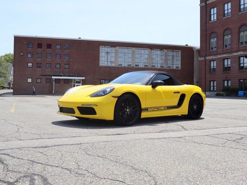 Used 2019 Porsche 718 Boxster RWD image 37