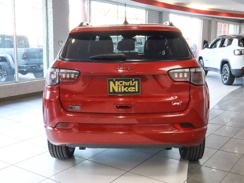 Used 2023 Jeep Compass Limited image 15