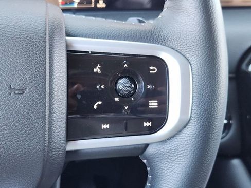 Used 2025 Nissan Armada SV image 21