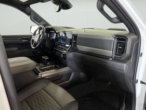 Used 2024 Chevrolet Silverado 1500 ZR2 w/ Technology Package AWD/4WD image 24