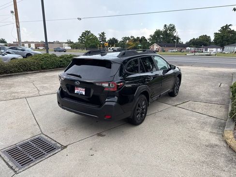 Used 2025 Subaru Outback Onyx Edition AWD/4WD image 7