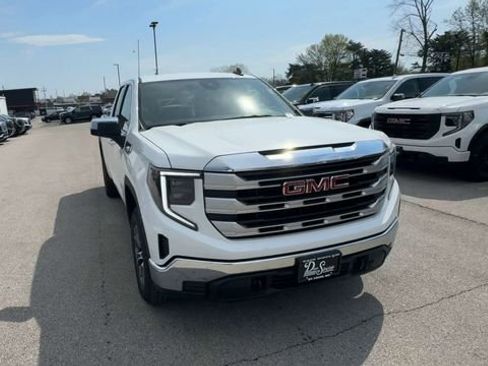 New 2026 GMC Sierra 1500 SLE image 3