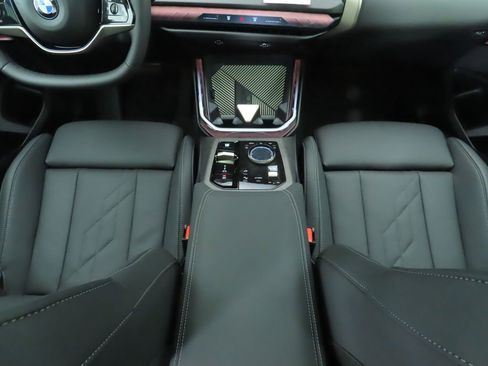 Used 2025 BMW X3 xDrive30i w/ Premium Package image 16