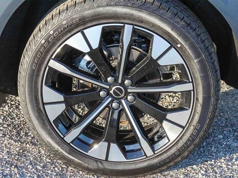 New 2026 Volvo XC60 B5 Plus w/ Climate Package PRO image 11