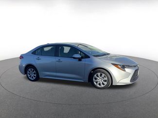 Used 2025 Toyota Corolla LE video 2