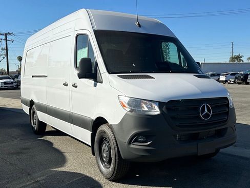 New 2025 Mercedes-Benz Sprinter 2500 image 2
