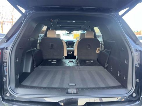 Certified 2023 Chevrolet Traverse Premier w/ LPO, 'HIT The Road' Package image 8