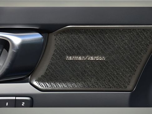 New 2026 Volvo XC40 B5 Ultra w/ Protection Package Premier image 18