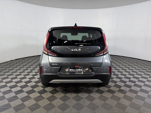 Used 2025 Kia Soul LX w/ LX Technology Package FWD image 8