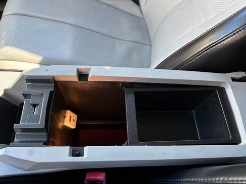 Used 2016 Chevrolet Equinox LTZ w/ Enhanced Convenience Package image 51