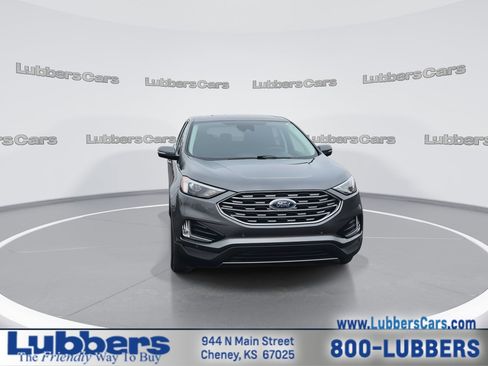 Used 2024 Ford Edge Titanium image 3