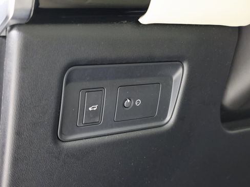 Used 2020 Land Rover Range Rover Sport HSE Dynamic image 24