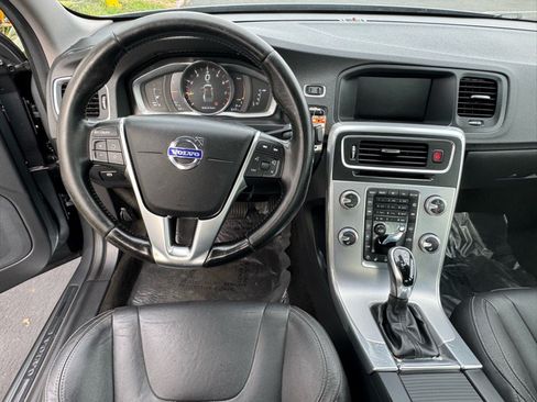 Used 2018 Volvo S60 T5 Dynamic w/ Vision Package FWD image 12