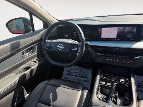 Used 2025 Nissan Murano SL AWD/4WD image 11