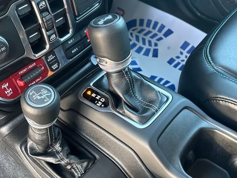 Used 2024 Jeep Wrangler Unlimited Rubicon 4xe w/ Technology Group image 24