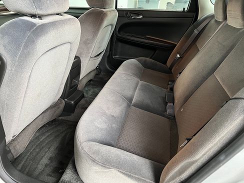 Used 2011 Chevrolet Impala LT FWD image 19