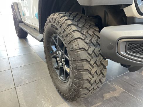 Used 2024 Jeep Wrangler Unlimited AWD/4WD image 13