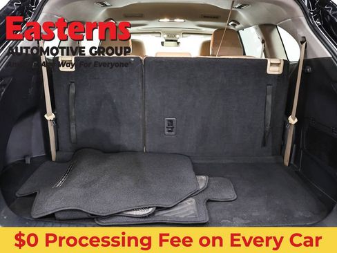 Used 2021 Toyota Highlander XLE AWD/4WD image 9