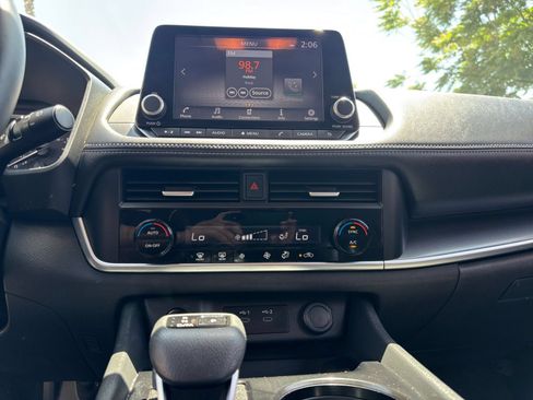Used 2025 Nissan Rogue SV FWD image 20