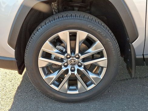 Used 2023 Toyota RAV4 XLE Premium image 10