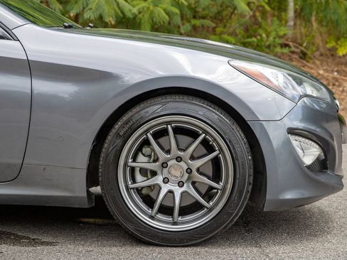 Used 2016 Hyundai Genesis 3.8 RWD image 5
