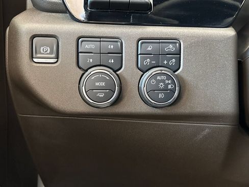 Used 2025 Chevrolet Silverado 2500 LTZ w/ LTZ Convenience Package AWD/4WD image 38
