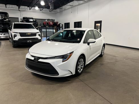 Used 2023 Toyota Corolla LE image 7