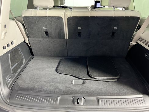 Used 2022 Jeep Wagoneer Series III w/ Rear Seat Video Group 1 image 27