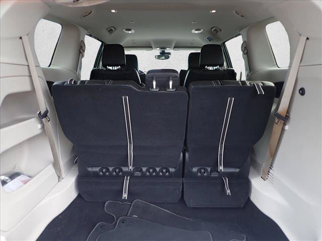 Used 2024 Chrysler Pacifica Touring-L FWD image 8