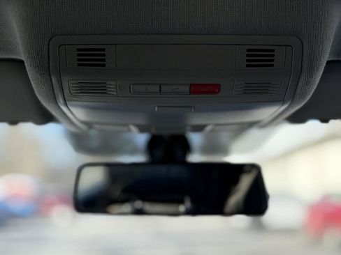 Used 2021 Volkswagen Tiguan S image 20