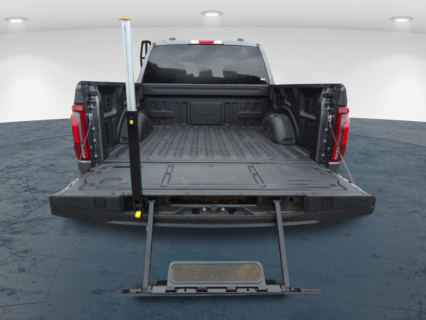 Used 2025 Ford F150 Lariat w/ Bed Utility Package AWD/4WD image 11